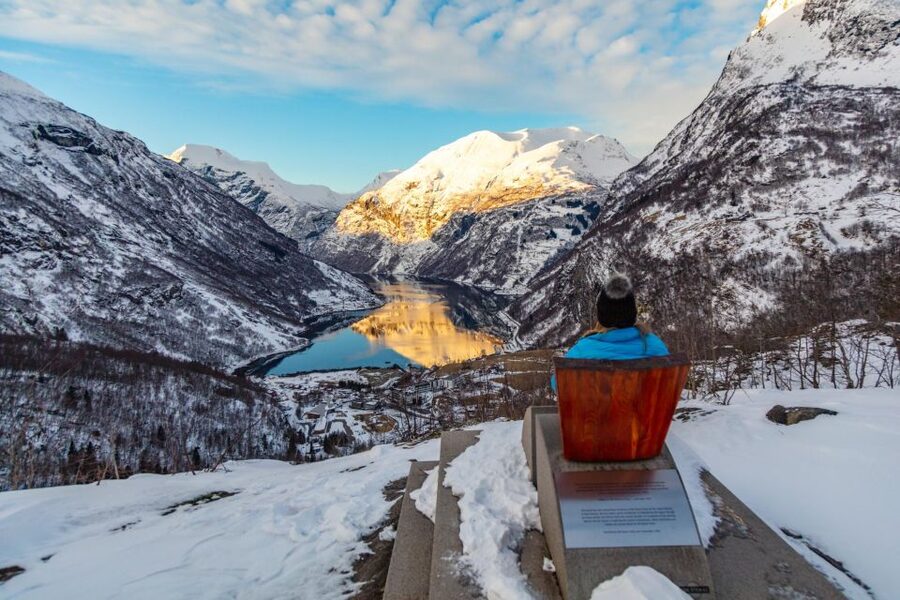 From Ålesund: Winter Fjord Cruise to Geirangerfjord - Getting to the Boat: Ålesund Setup and What to Bring