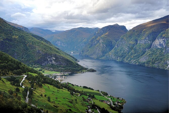From Flåm, Guided Tour: Stegastein, Borgund Stave Church & More - Laerdalstunnelen: The World-Class Tunnel Ride