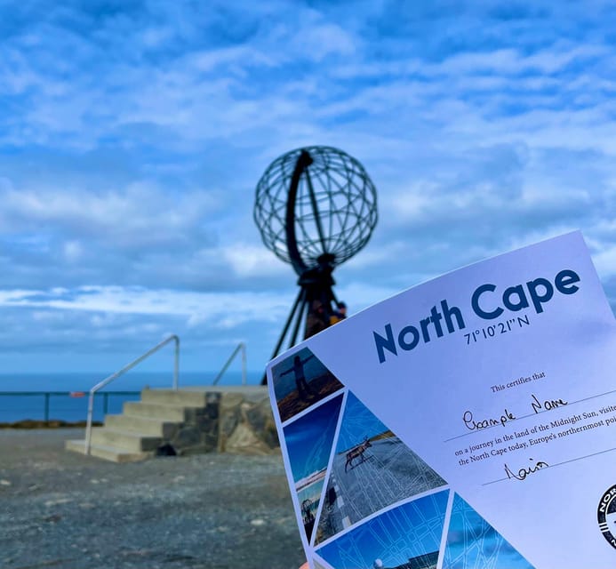 From Honningsvåg: VIP North Cape and Kingcrab Tour - King crab handling in an aquarium, and how it changes the whole trip