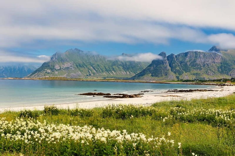 From Svolvaer: 2-Day Lofoten Highlights Photo Tour - South Lofoten day: E10 viewpoints, sand, rorbuer, and Reine to Å