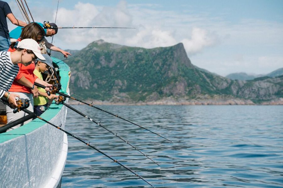 From Svolvaer: Lofoten Fishing Boat Cruise - What you learn on deck: tackle basics and safer handling