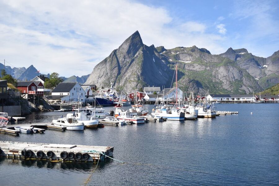 From Svolvaer: Private Lofoten Islands Tour with Transfer - Should you book this private Lofoten tour from Svolvaer?