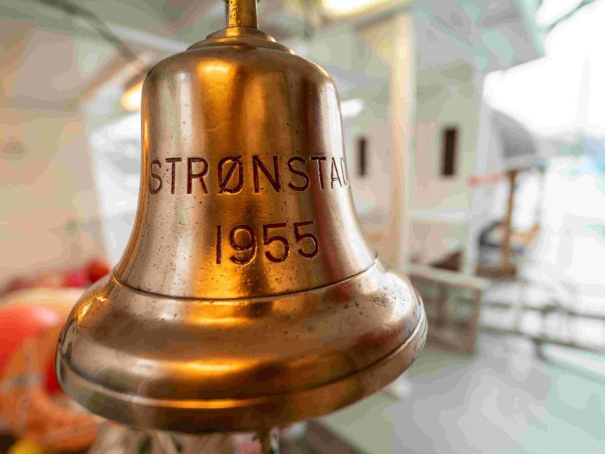 From Tromsø: Northern Lights Cruise on a Cozy Vintage Vessel - Fjord Views and Photo Stops, Without the Bus Herd Feeling