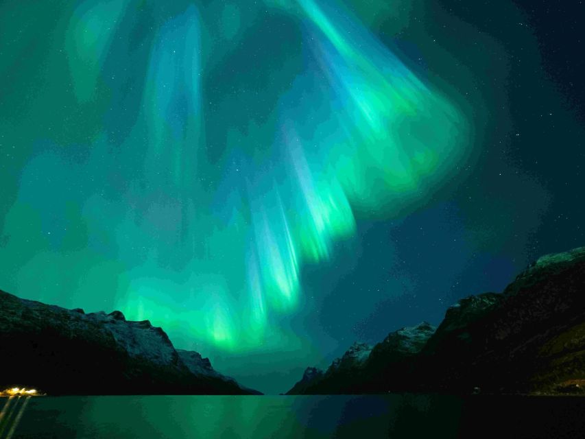 From Tromsø: Northern Lights Cruise on a Cozy Vintage Vessel - Sauna and Jacuzzi Time Slots: Heat That Makes the Night Easier