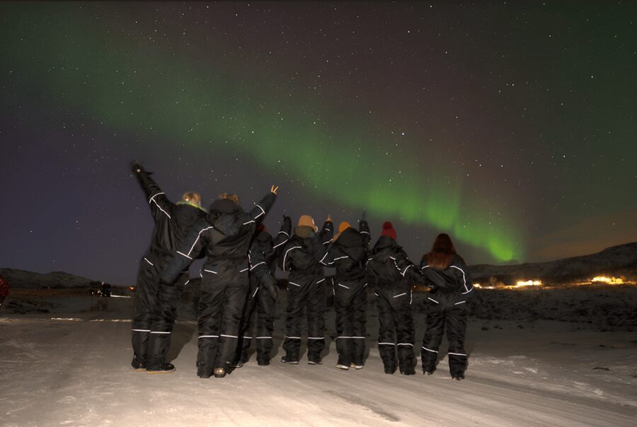 From Tromsø: Northern Lights Tour in Minibus with Photos - How the professional photo setup changes the whole experience