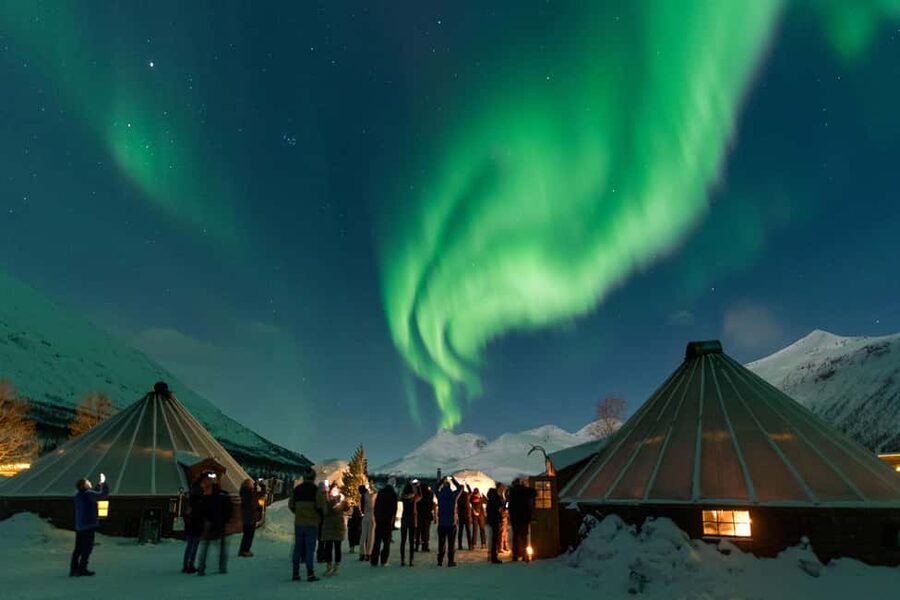 From Tromsø: Northern Lights Visit at Camp Tamok - Gear and the photo lesson: what you get to do with the night sky