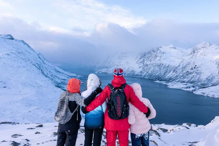 From Tromsø: Snowshoe Hike with Local Guides - Getting to Kvaløya: a photo stop before you even lace up