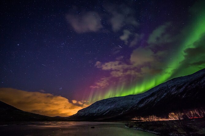 Full Night Magic of the Northern Lights in Tromso - Stops, photos, and the comfort breaks that keep the night doable