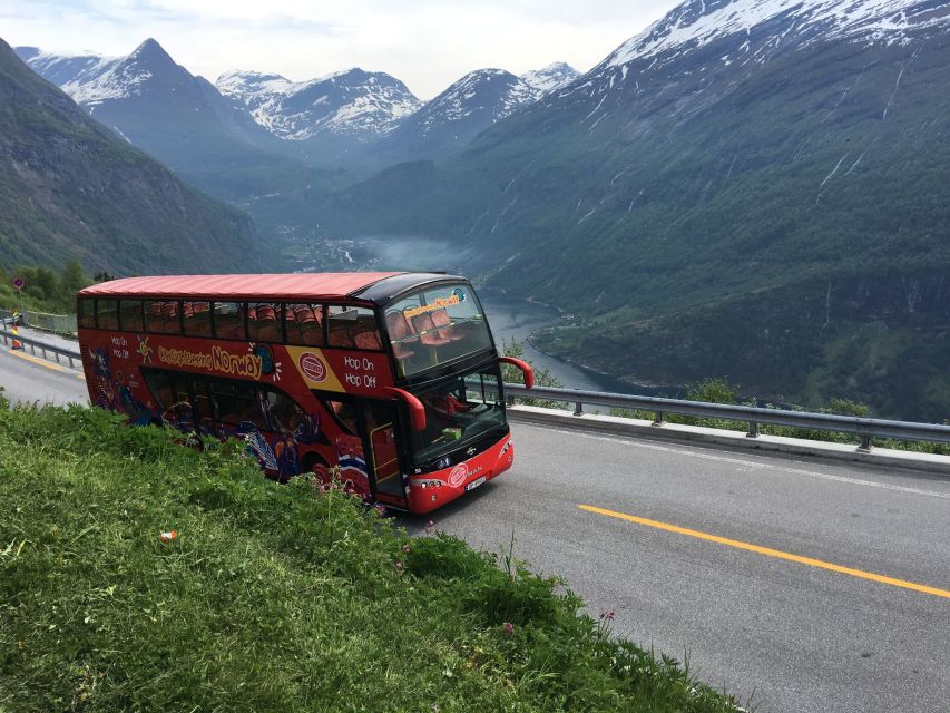 Geiranger: City Sightseeing Hop-On Hop-Off Bus Tour - Flydalsjuvet Viewpoint, best photos and a simple picnic plan