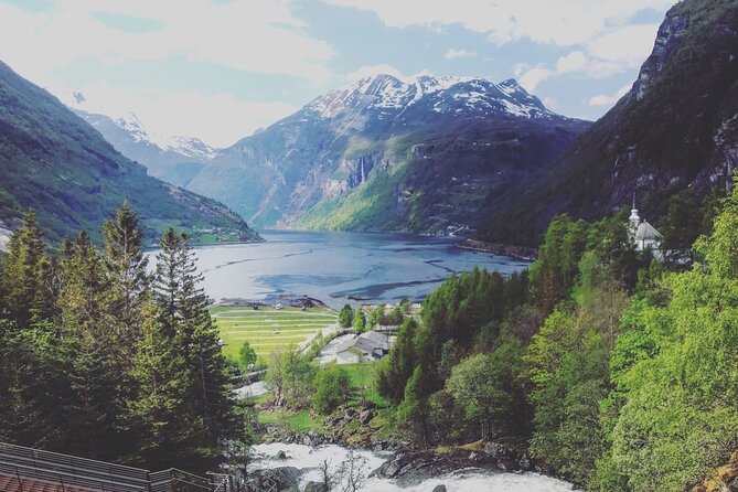 Geiranger: Excursions.no Mount Dalsnibba & Eagle's Bend - Small-group, big-bus reality: comfort, AC, and the pacing question