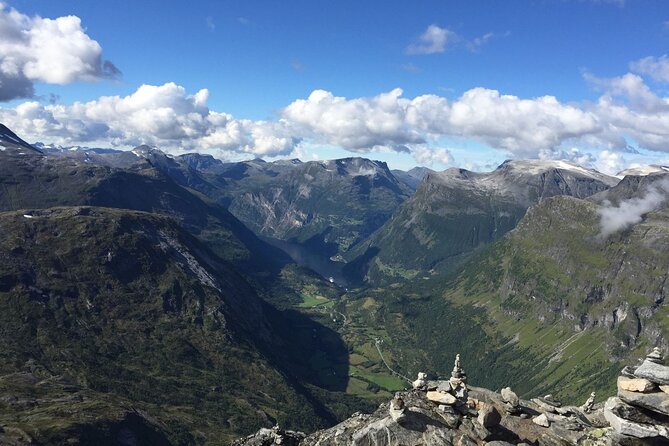 Geiranger: Excursions.no Mount Dalsnibba & Eagle's Bend - Flydalsjuvet: your first big Geirangerfjord photo moment (15 minutes)