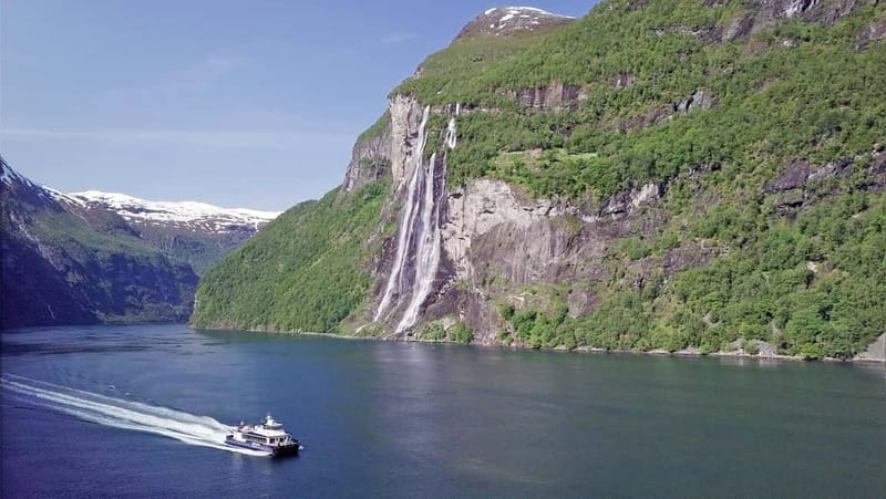 Geiranger: Fjord and Waterfalls Sightseeing Boat Trip - Wildlife spotting: seals, otters, and seabirds