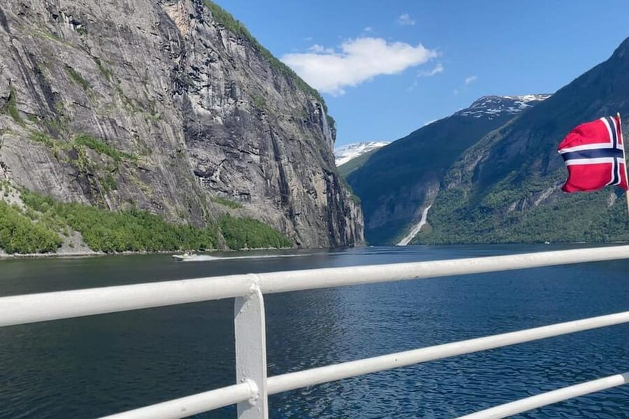 Geiranger Fjord Boat Tour with Waterfall Tasting - Cruising through Geirangerfjord: The Suitor and the fjord’s big picture