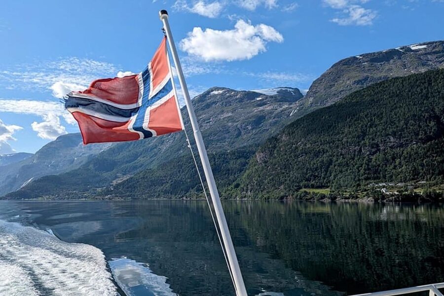 Geiranger Fjord Boat Tour with Waterfall Tasting - Simple strategy for better photos and a smoother ride
