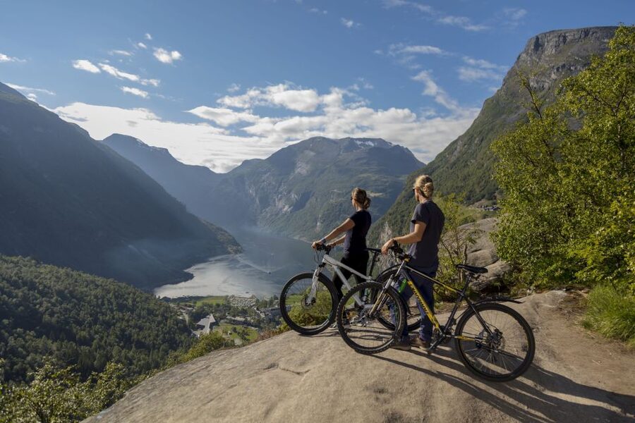 Geiranger Fjord: Downhill Self-Guided Bike Tour - Flydalsjuvet viewpoint stop, and photo strategy that keeps you safe