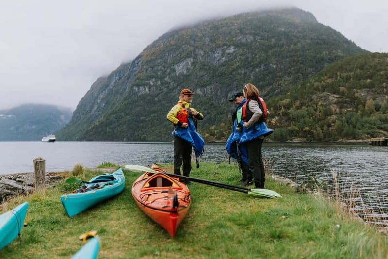 Geiranger: Kayak Tour with Waterfall Views - Seven Sisters and The Suitor, Up Close From a Kayak