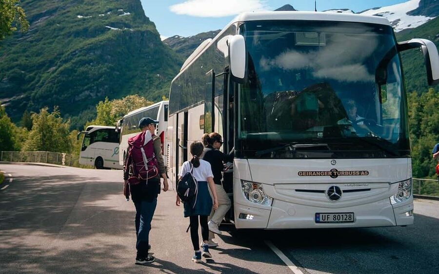Geiranger: Panorama Bus Tours 1,5/2hr (Highlights viewpoint) - Option 1.5 Hours: Eaglebend for Big Fjord and Seven Sisters Angle