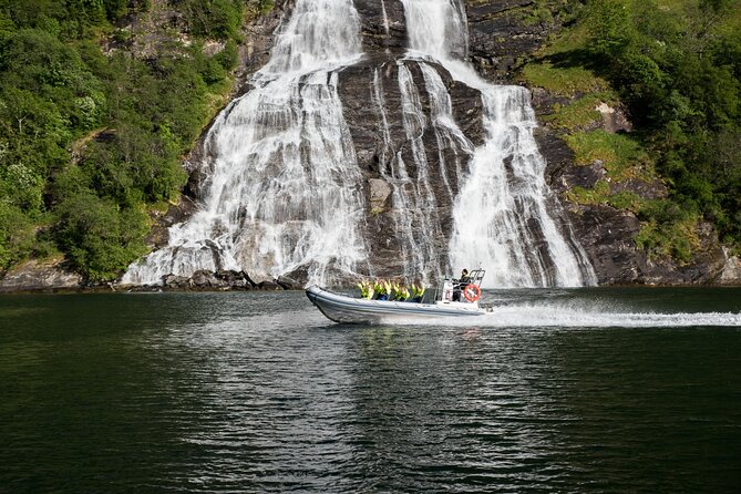 Geiranger: RIB Fjordsafari Geirangefjord - Stop 2: Friaren Waterfall, Quick Look, Big Payoff