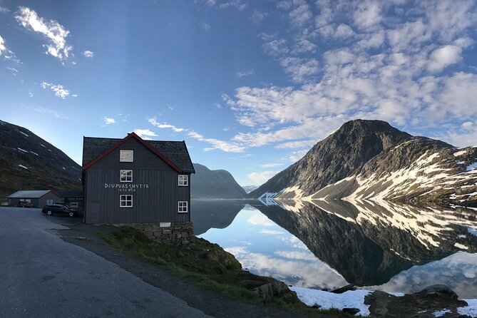 Geiranger: Sky to Fjord Downhill Biking Adventure - Riding unguided downhill, traffic reality, and how to keep it fun