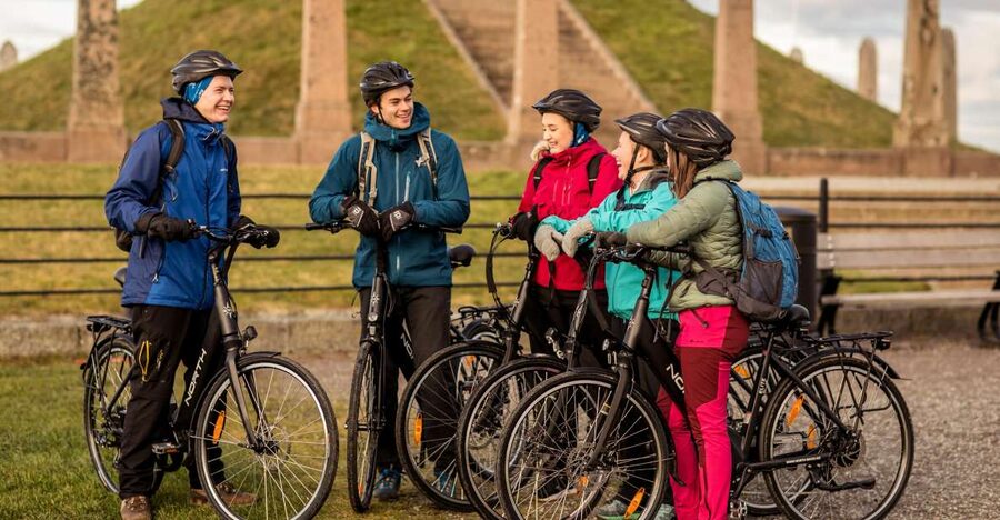 Guided E-Bike Tour in Haugesund: city, vikings, Rising Tides - Radhusplassen to City Centre Stops: Photo Breaks With Context