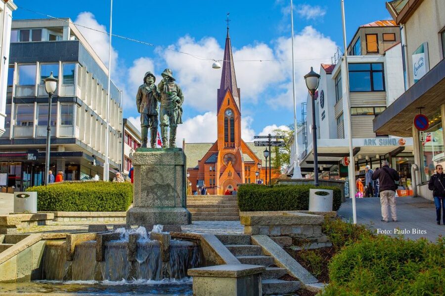 Guided E-Bike Tour in Haugesund: city, vikings, Rising Tides - Meet Your Guide at the Viking Adventure Stand on the Cruise Pier