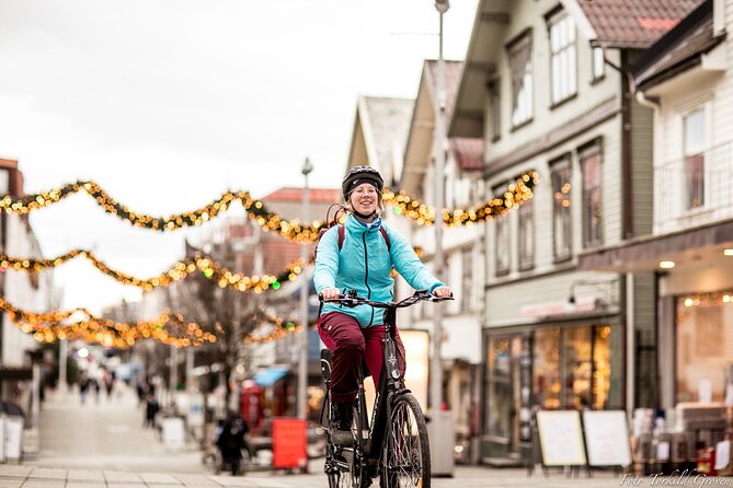 Guided EL-Bike tour in the city of Haugesund and Coastal path - Haugesund by e-bike: the practical way to see more in less time