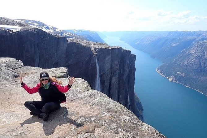 Guided hike to Kjerag and Kjeragbolten - Why small-group guiding changes the hike