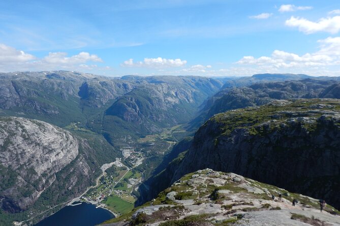 Guided hike to Kjerag and Kjeragbolten - Midway points and why the route is more than a straight line