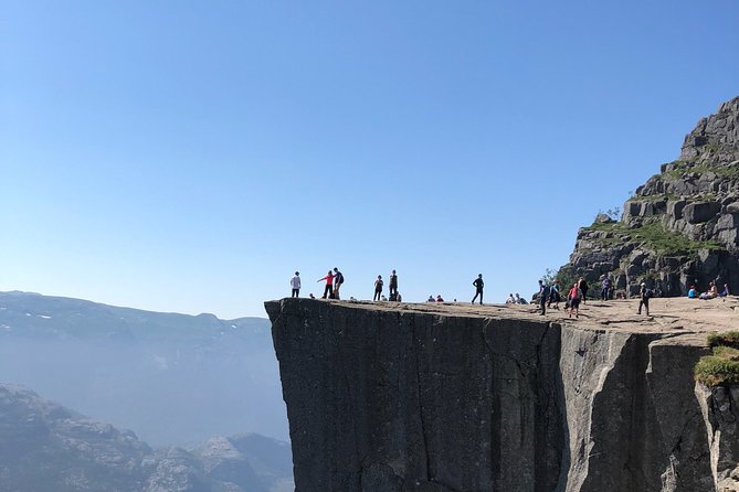 Guided hike to Pulpit Rock Preikestolen - The 7:00 am start, pickup spots, and getting to the trail