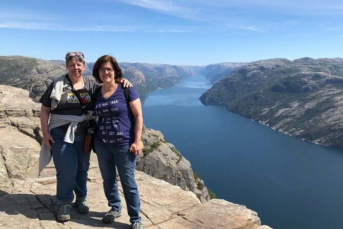 Guided hike to Pulpit Rock Preikestolen - Downhill route, safety, and why the return matters