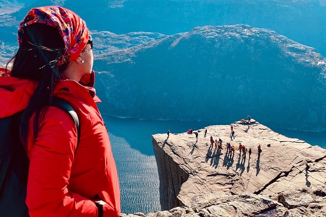 Guided hike to Pulpit Rock Preikestolen - What the day feels like on the hike itself