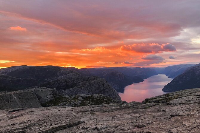 Guided sunrise hike to Pulpit Rock Preikestolen - Arriving on the plateau just before sunrise
