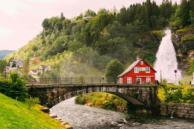 Guided tour to Hardangerfjord with Waterfalls and Ferry Crossing - Hardangerfjord in one day: what this tour really delivers