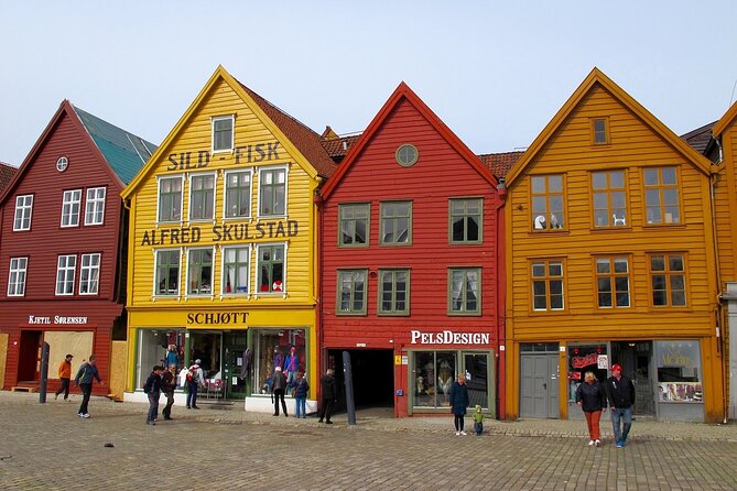 Guided Walking Tour in Bergen - Meeting at Julemarked Byparken, then getting your bearings fast