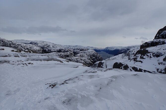 Guided winter hike to Pulpit Rock Preikestolen - Why a winter Preikestolen hike is a different kind of trip