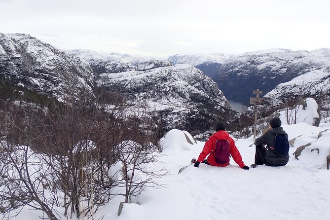 Guided winter hike to Pulpit Rock Preikestolen - Stop 2: arriving at Preikestolen and making the most of the top