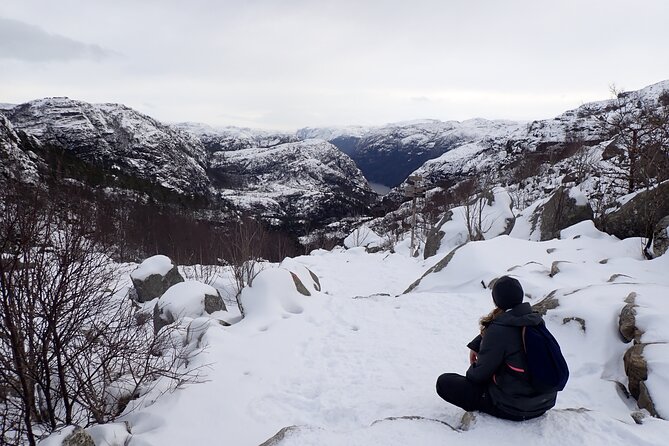 Guided winter hike to Pulpit Rock Preikestolen - Getting there: the 7:00 am start and how the day moves