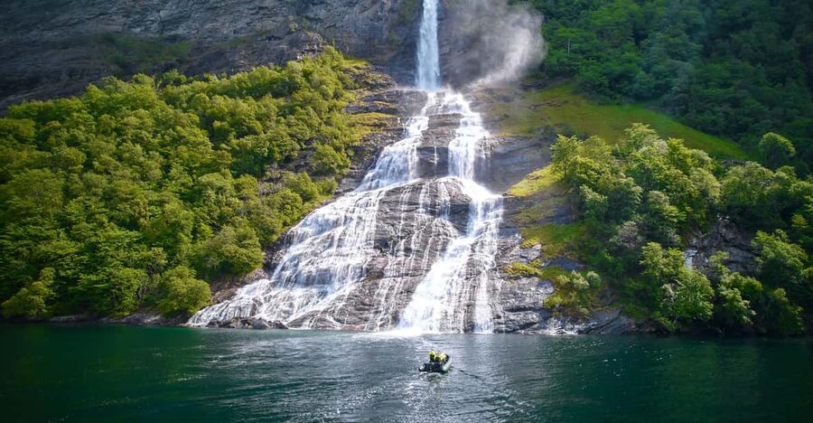 Hellesylt: Guided Geirangerfjord Boat Tour - Why this Geirangerfjord RIB tour feels different from a sightseeing boat