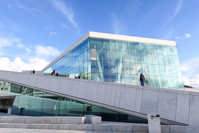 History and Secrets of Oslo Tour - Strolling the Palace to Central Station Boulevard Like a Local