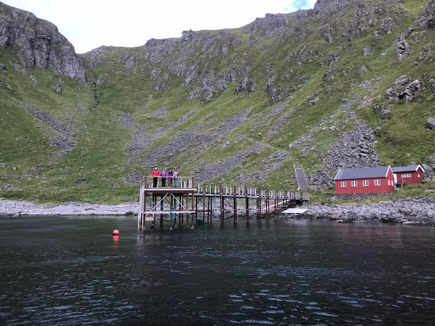 Honningsvåg: North Cape King Crab & Arctic Wildlife Safari - The preserved facility stop near the harbour, souvenirs and photo time