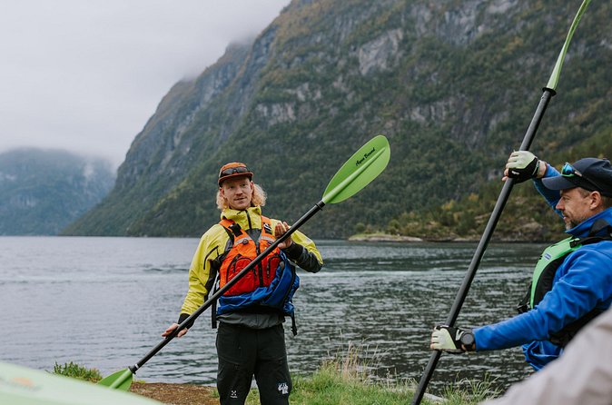 Kayak Tour with Waterfall Views in Geiranger - What to wear: the gear is included, the warmth is on you