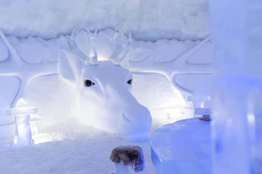 Kirkenes: Snowhotel Entrance Ticket - Walking into the Snowhotel, 13 suites and the Icebar mood