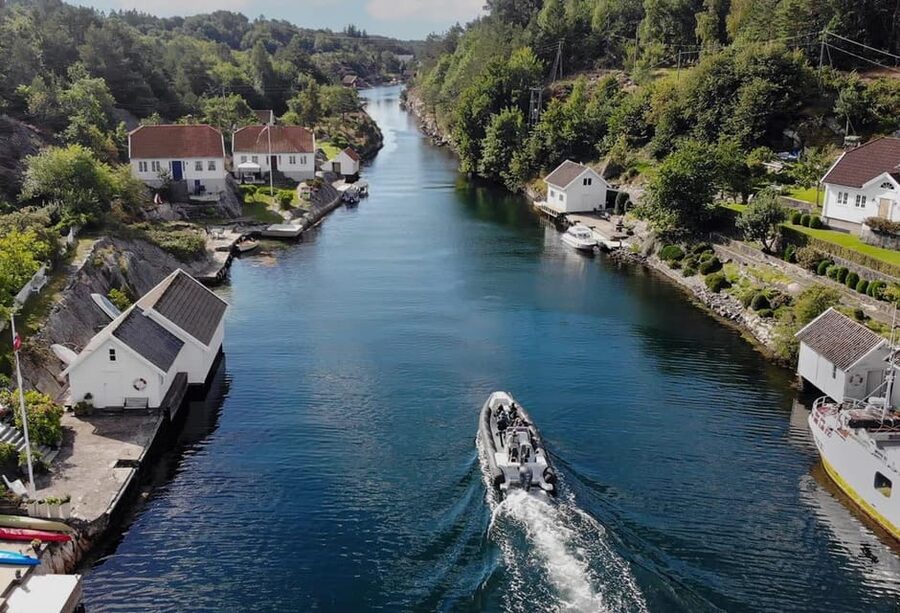 Kristiansand: Express Archipelago Tour by RIB Speedboat - Gear and comfort: staying warm, staying safe, and staying sane