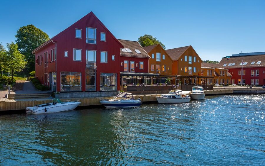 Kristiansand: Guided Cultural Walking Tour - From the cruise terminal to Fiskebrygga fish market