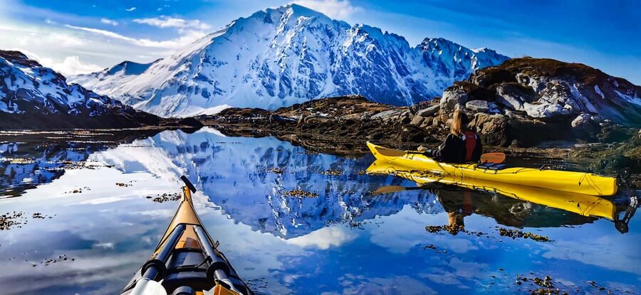 Lofoten: Half-Day Winter Kayak Adventure - Snack, Hot Drinks, and Wildlife Spotting Breaks