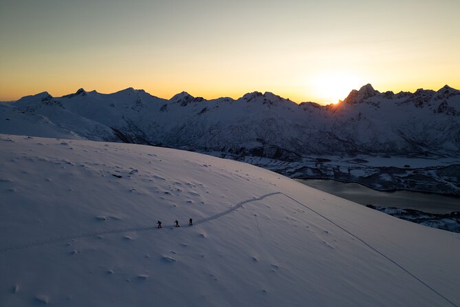 Lofoten Islands: Guided Snowshoeing Tour - Uphill version - Weather, timing, and staying comfortable the whole way
