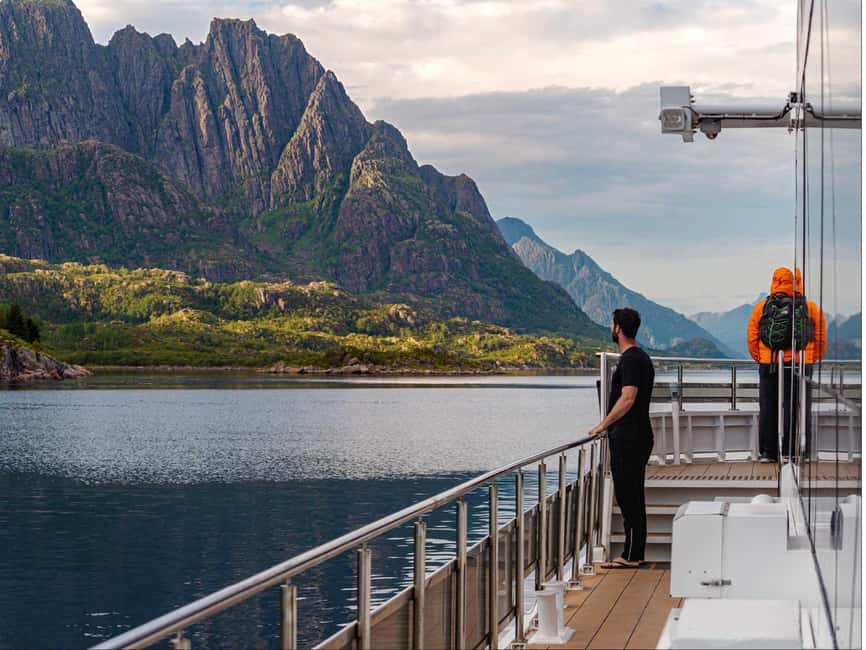 Lofoten: Sea Eagle Sunset Cruise - Svolvær to Høla: A Guided Pass-By That Teaches You How to Watch