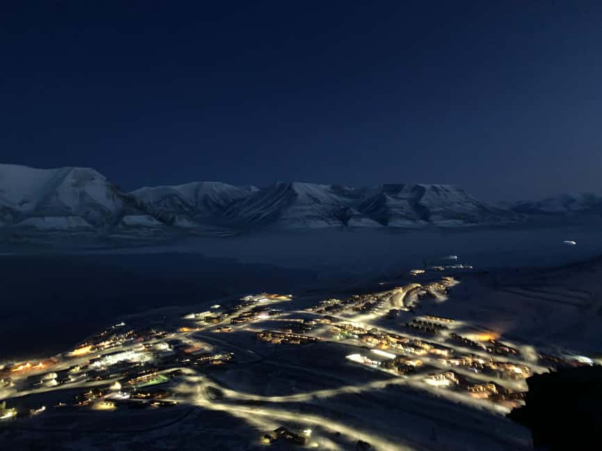 Longyearbyen: Arctic Ocean Swim, Sauna & Sightseeing - Getting Set Up in Longyearbyen: Meeting Point and Small-Group Rhythm