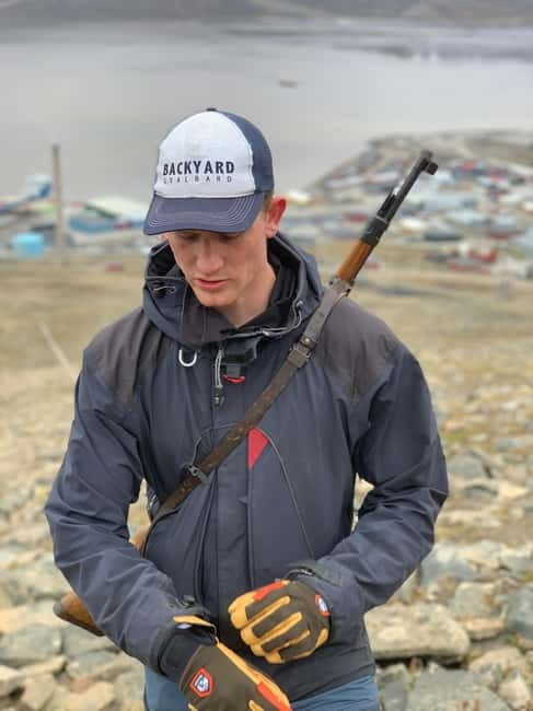 Longyearbyen: Platåfjellet Guided Hike with Panoramic Views - Getting There: Hotel Pickup and a Calm Small-Group Start