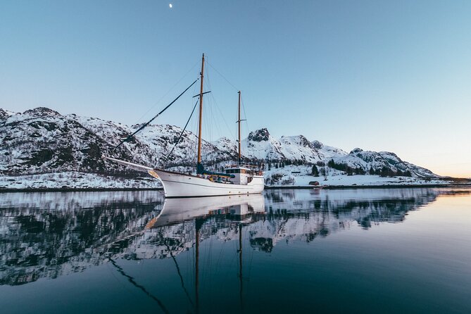 Luxury Northern Lights Yacht Cruise with Hot Tub from Tromsø - The onboard vibe: warm, controlled, and small-group friendly